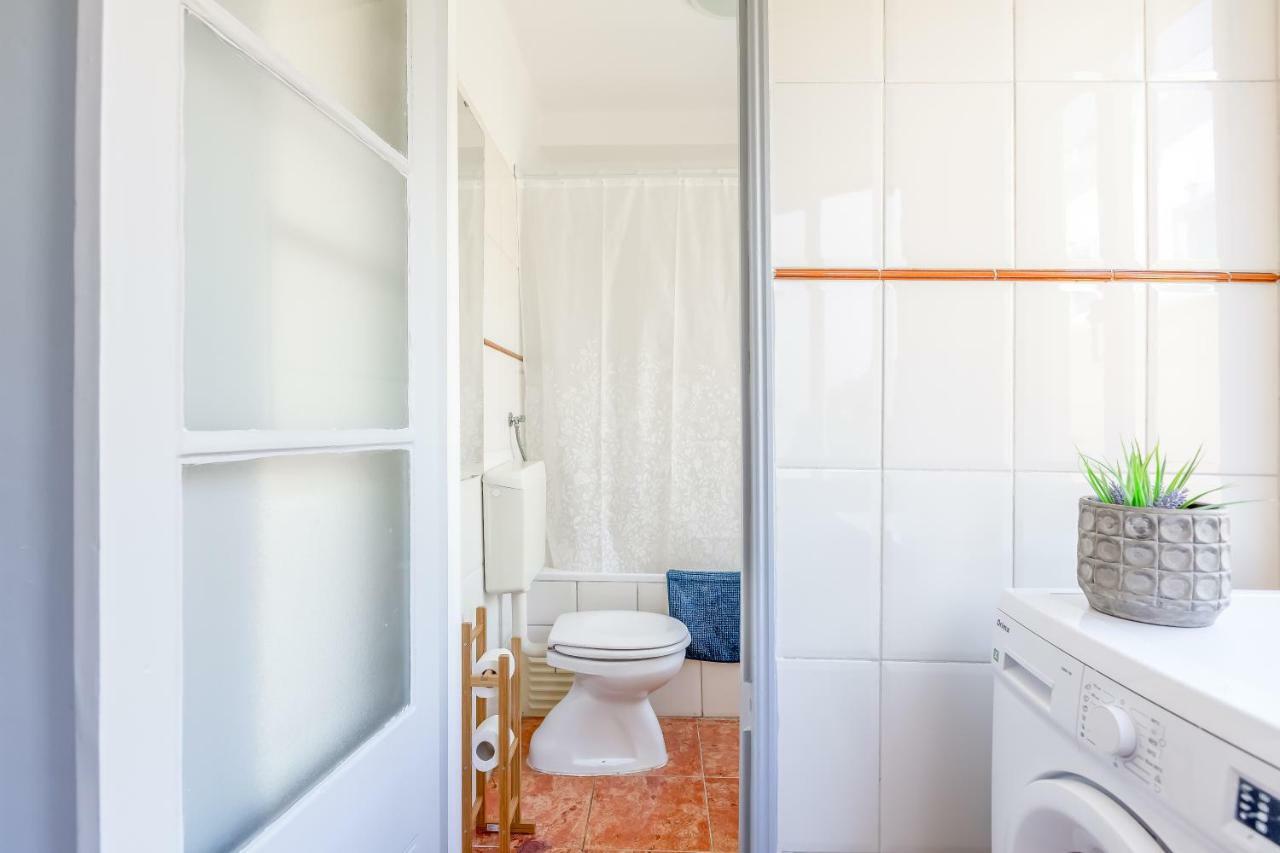 Alfama Spacious And Central Amazing Apartment, By Timecooler Lisbona Esterno foto